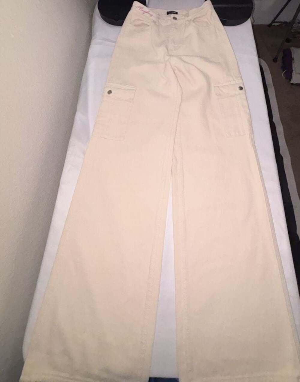 Playboy by PacSun Wide-Leg Cargo Jeans in Cream